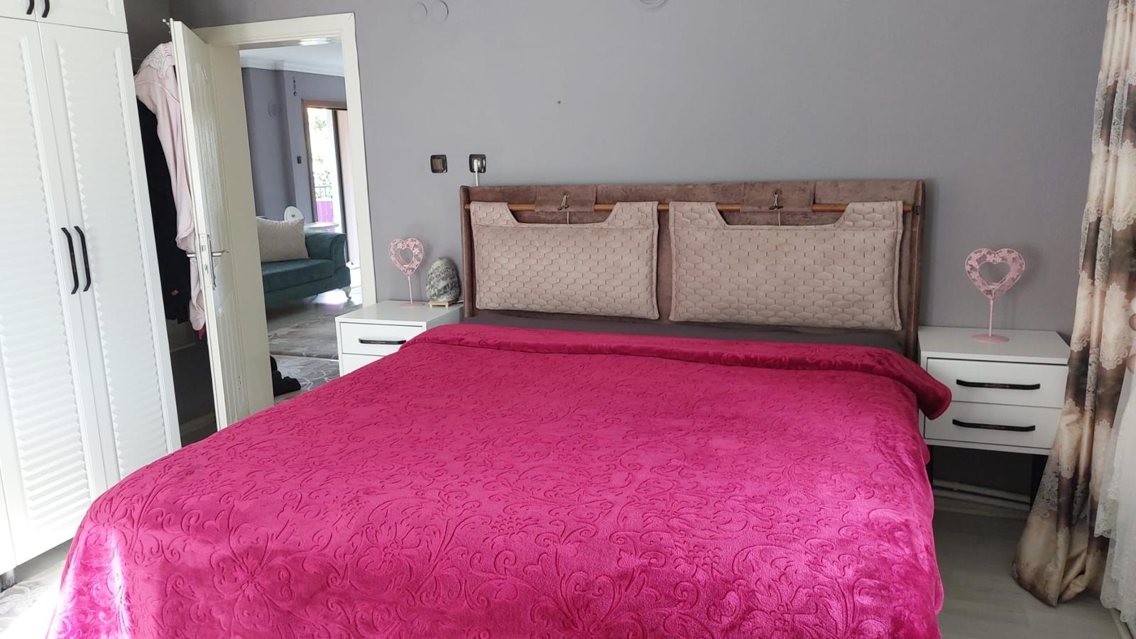 SATILIK 1.847 M2 ARSA VE İÇİNDE BİNA